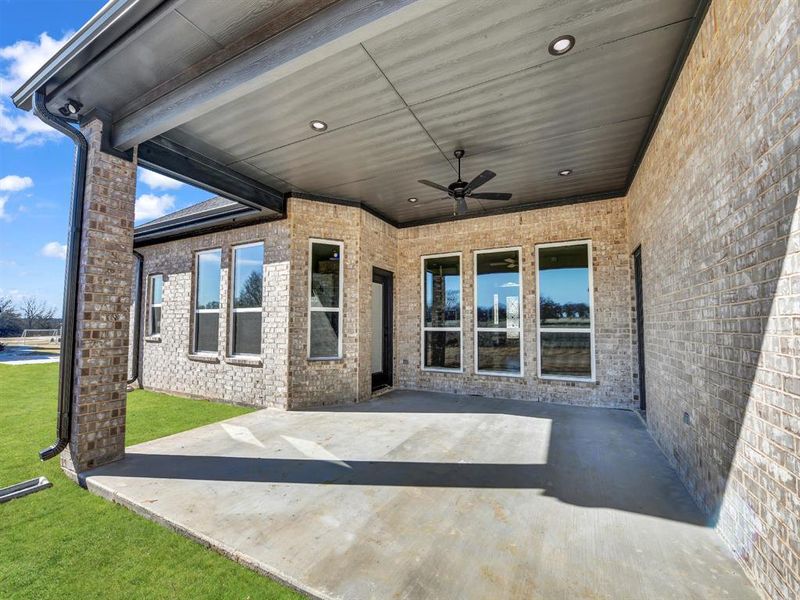 View of patio / terrace with ceiling fan