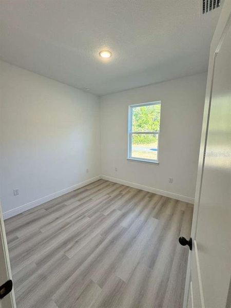 Spacious, unfurnished interior of a new home in , Citrus Springs (Image 27).