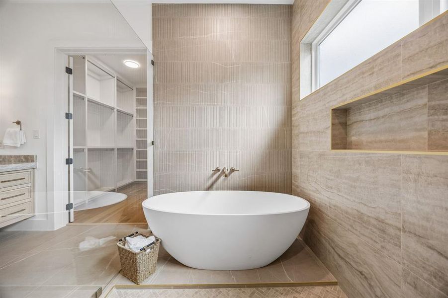 Furnished interior view inside a new home in , Dallas (Image 35).