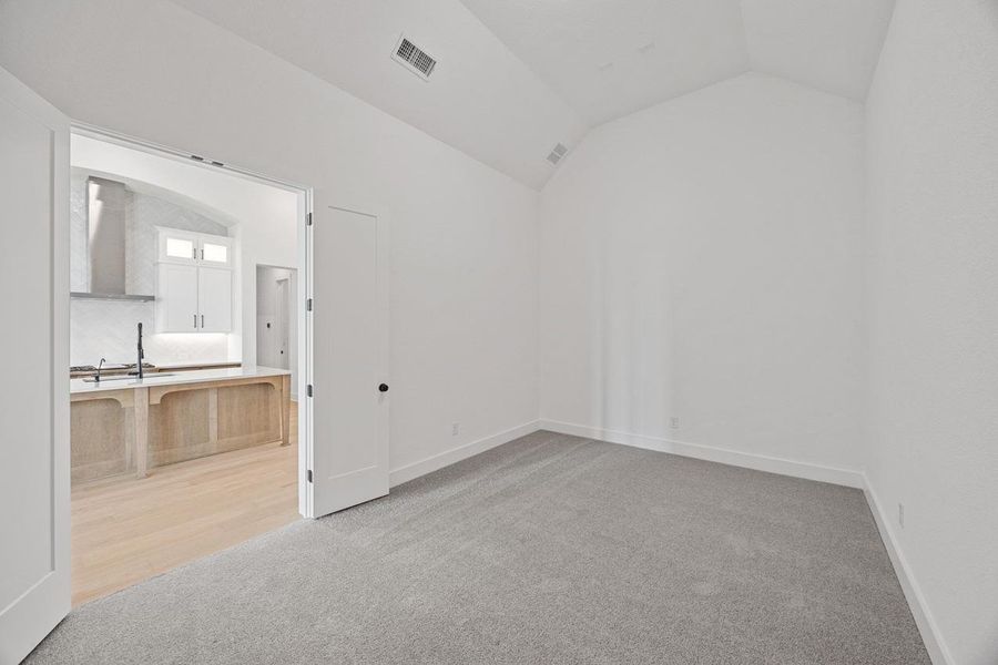 Spacious, unfurnished interior of a new home in Santa Rita Ranch: 90ft. lots, Liberty Hill (Image 19).