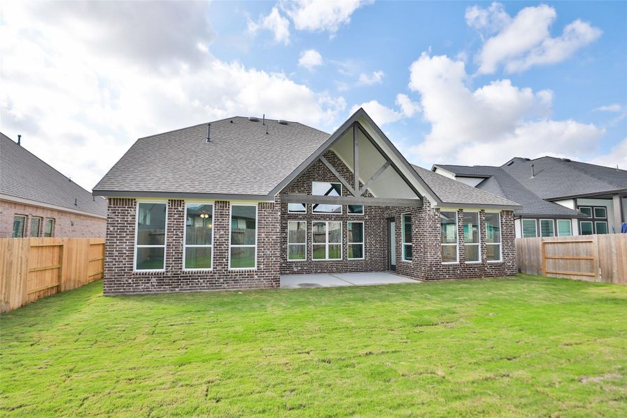 Exterior details and patio area of a home in Brookewater, Rosenberg (Image 2). Exterior details and patio area of a home in Brookewater, Rosenberg (Image 2).