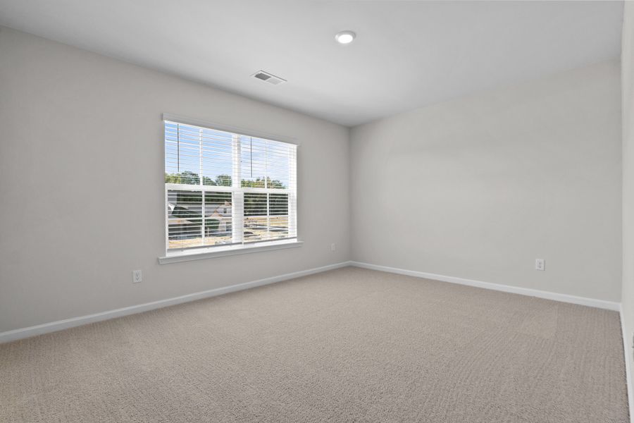 Spacious, unfurnished interior of a new home in Harmon Hill Estates, Hopkins (Image 27).