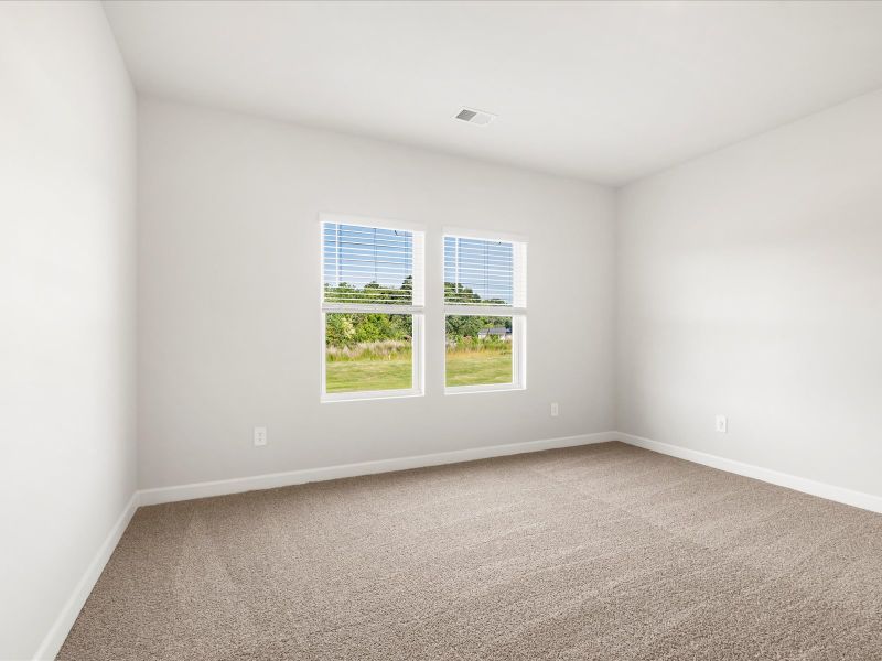 Spacious, unfurnished interior of a new home in Ashby Woods, Boiling Springs (Image 12).