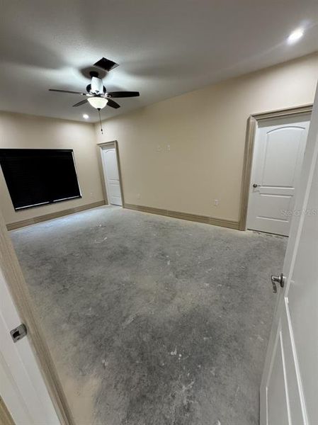 Spacious, unfurnished interior of a new home in , Okeechobee (Image 11).