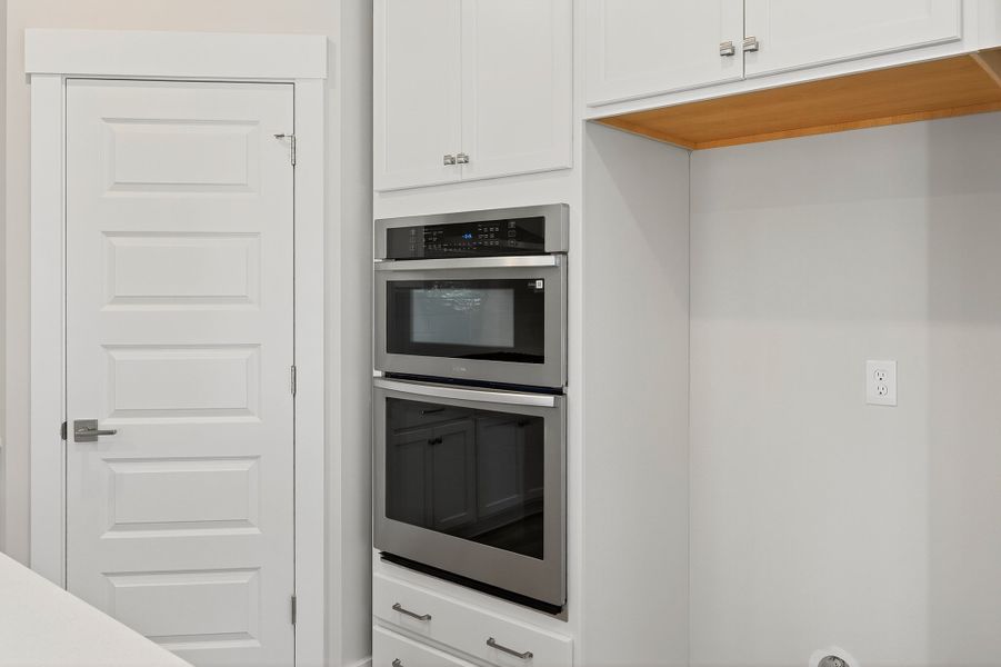 Representative interior finishes for a home built from the Church Hill by Hunter Quinn Homes in Huckleberry Estates, Conway (Image 18).