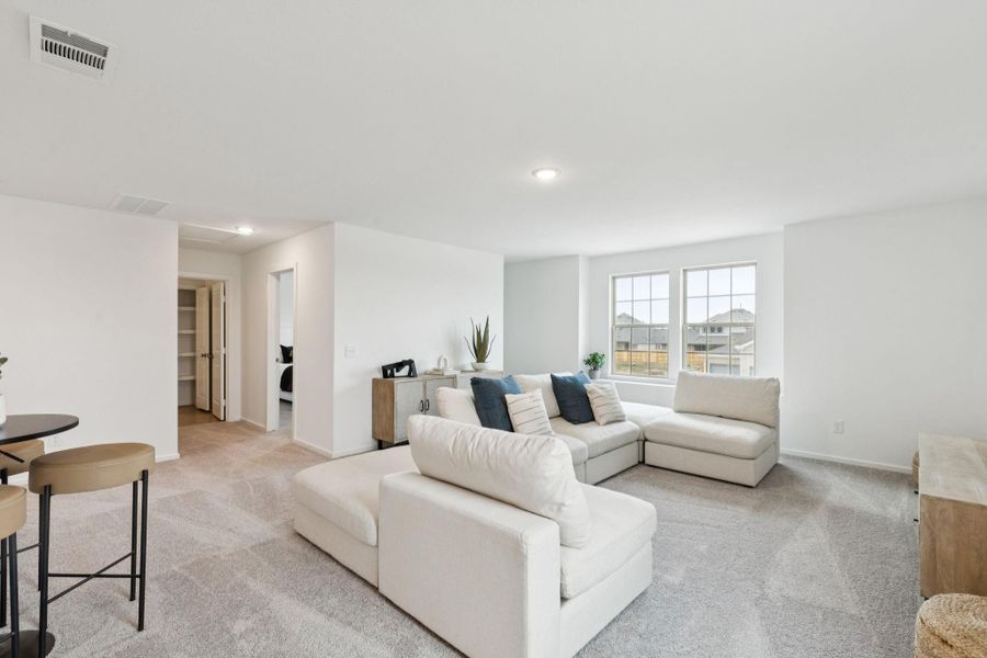 Furnished interior view inside a new home in River Ranch, Dayton (Image 16).
