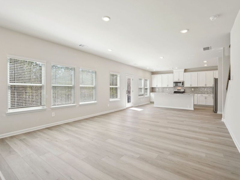 Spacious, unfurnished interior of a new home in Manning Mill, Adairsville (Image 16).