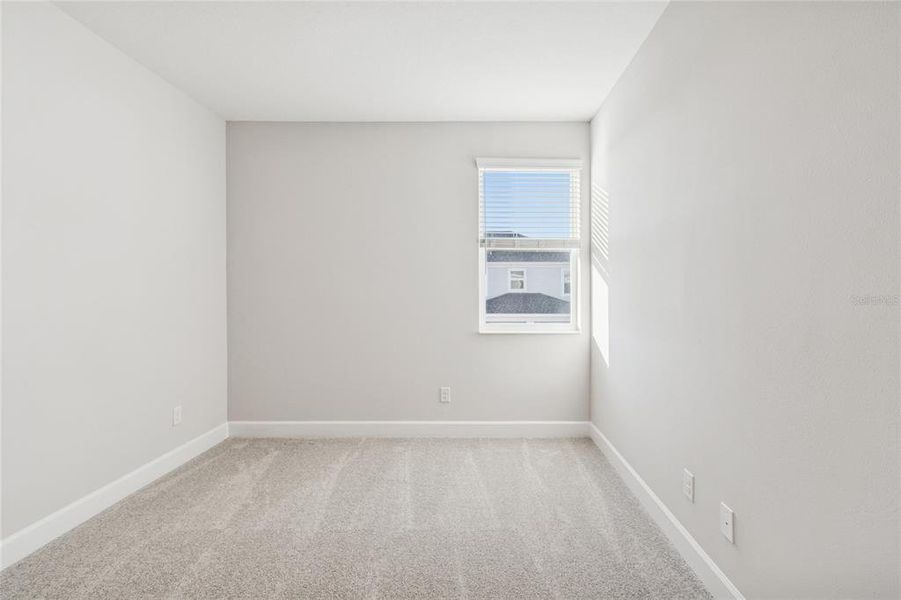 Spacious, unfurnished interior of a new home in Bay Lake Farms, St. Cloud (Image 40).