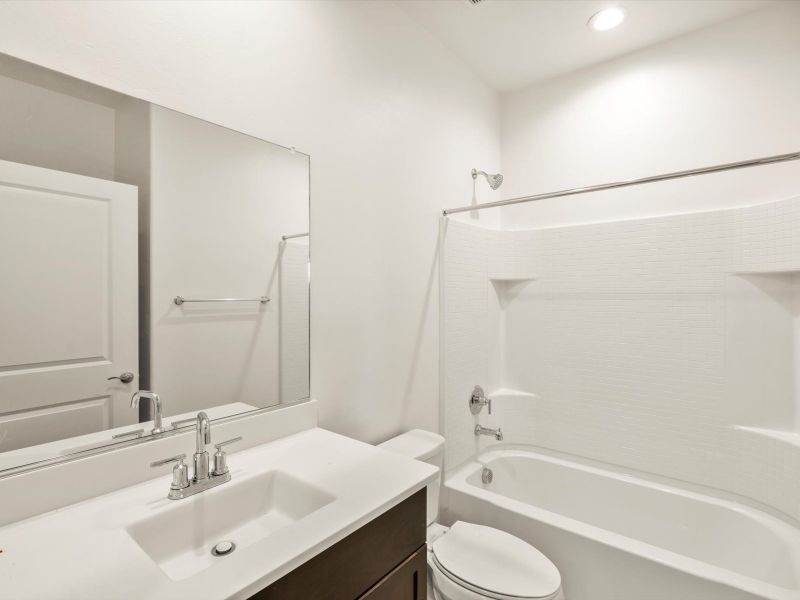 Welcome to the 1320 floorplan image taken at Fieldstone at Gladden Farms in Marana, AZ. Welcome to the 1320 floorplan image taken at Fieldstone at Gladden Farms in Marana, AZ.