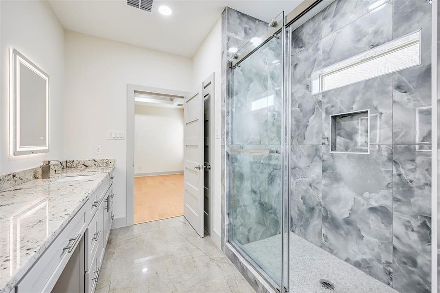 Furnished interior view inside a new home in , Grand Prairie (Image 12).