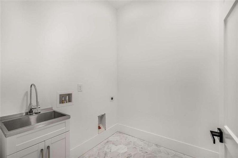 Spacious, unfurnished interior of a new home in , Jefferson (Image 45).