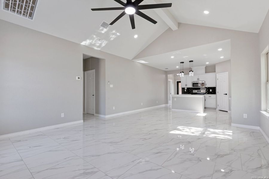 Spacious, unfurnished interior of a new home in , Poteet (Image 14).