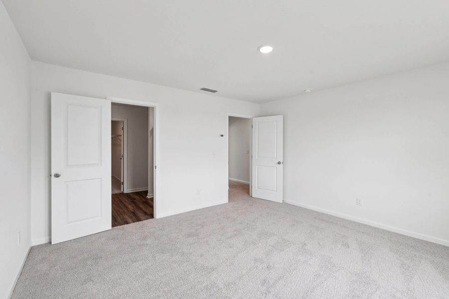 Representative unfurnished interior of a home built from the Luminary by Starlight Homes in The Summit at Carters Station, Columbia (Image 17).