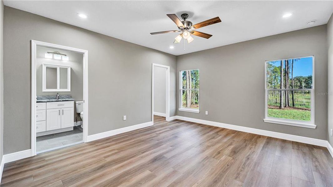 Spacious, unfurnished interior of a new home in , Deltona (Image 23).