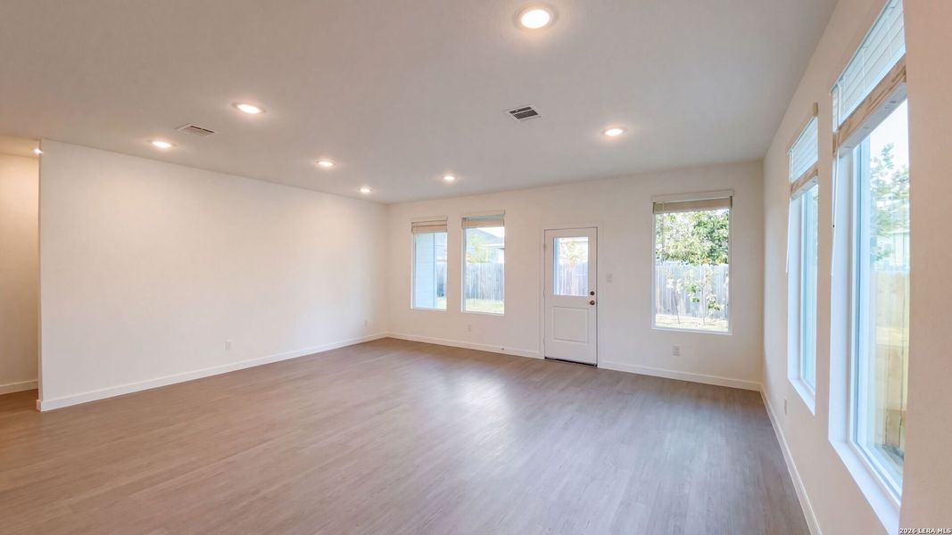 Spacious, unfurnished interior of a new home in Landon Ridge, San Antonio (Image 37).
