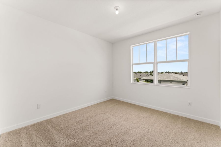 Spacious, unfurnished interior of a new home in Tradition - Kenley, Port St. Lucie (Image 15).