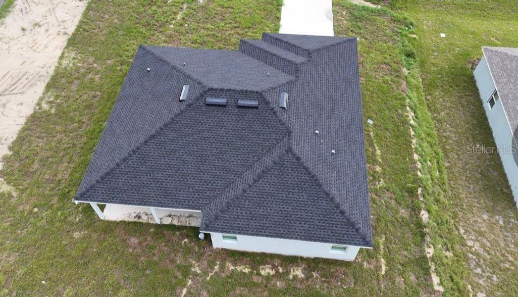 Exterior details and patio area of a home in , Kissimmee (Image 3).