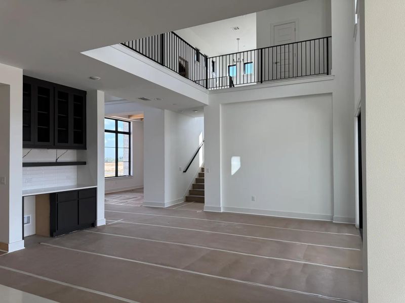 Lynmar II D dining room