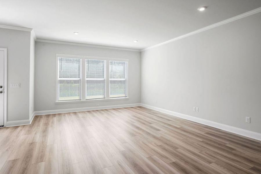 Spacious, unfurnished interior of a new home in Waterways, Richmond Hill (Image 38).