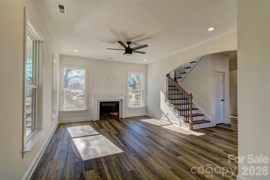 Spacious, unfurnished interior of a new home in , Shelby (Image 12).