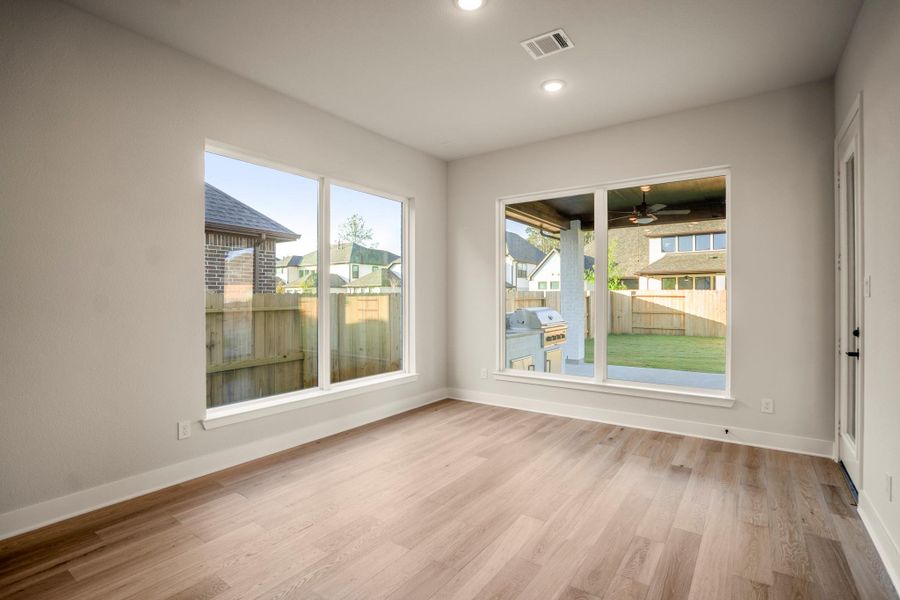 Spacious, unfurnished interior of a new home in ARTAVIA 70′ Lots, Conroe (Image 23).