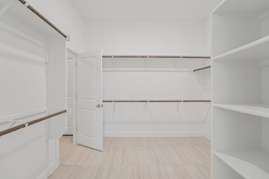 Spacious, unfurnished interior of a new home in Sage Hollow, Kyle (Image 18).