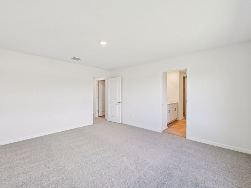 Spacious, unfurnished interior of a new home in Oakfield Trails - Premier Series, Parrish (Image 12).