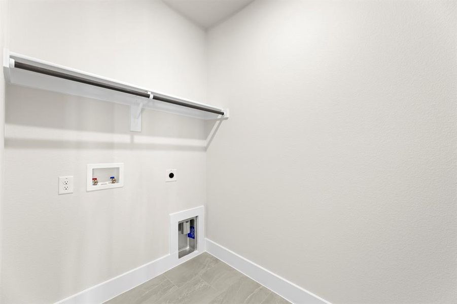 24. 2600 Andorra - Utility