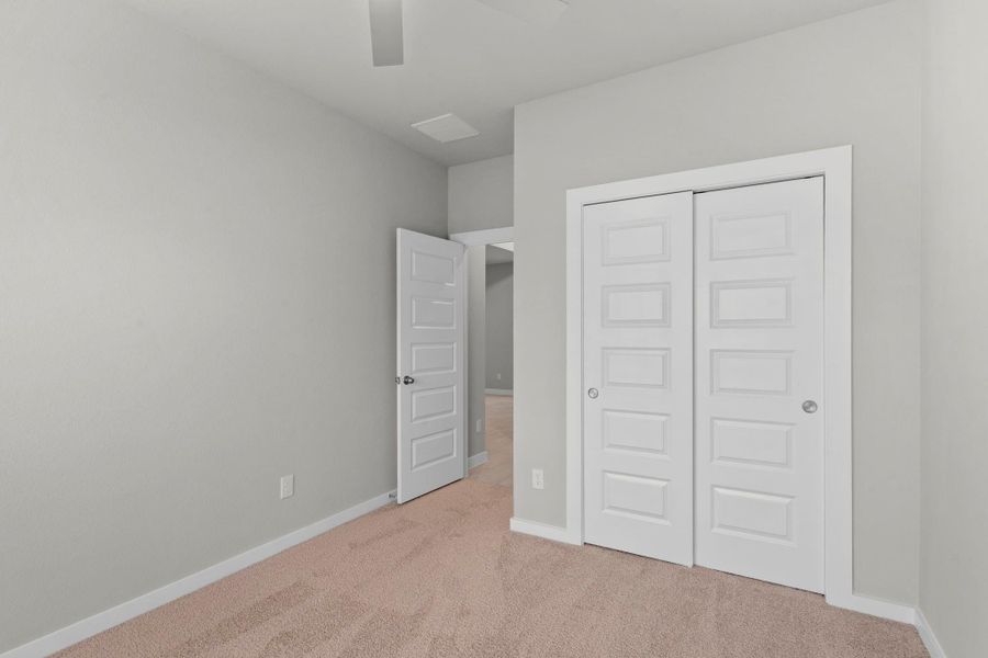 Spacious, unfurnished interior of a new home in Briarwood Crossing, Rosenberg (Image 30).