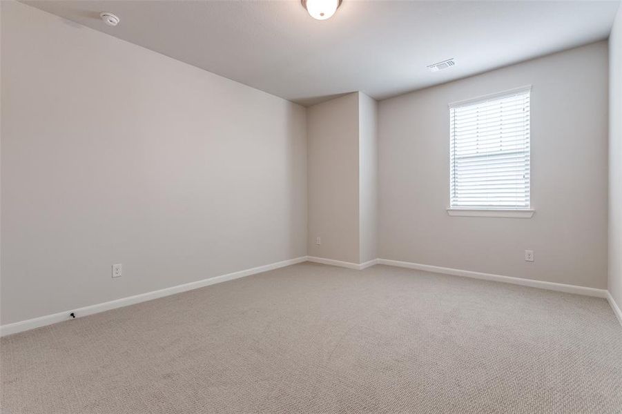 Spacious, unfurnished interior of a new home in Mustang Lakes, Celina (Image 27).