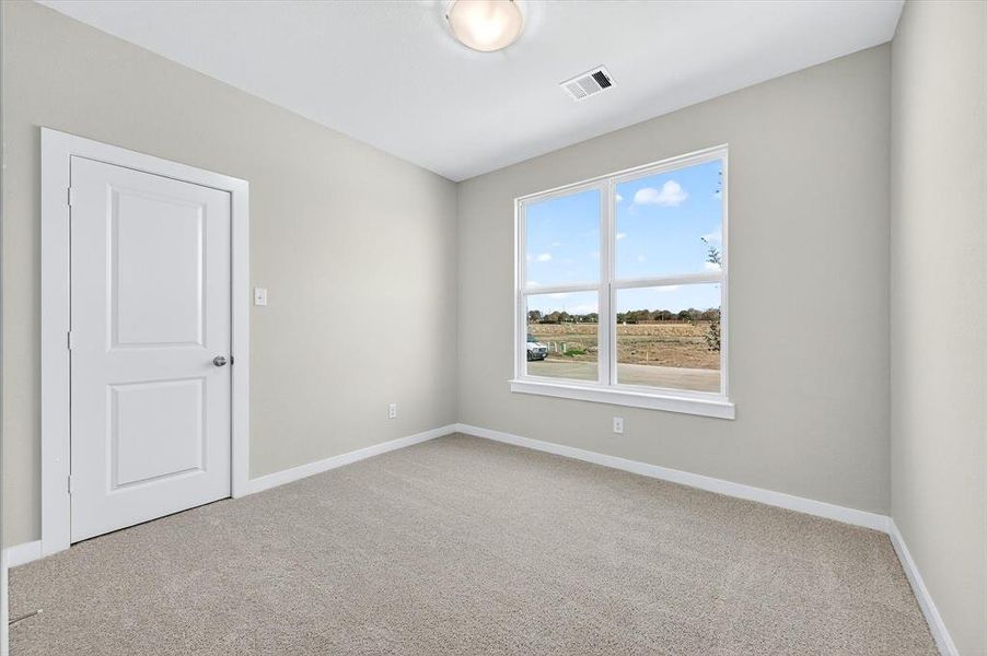 Spacious, unfurnished interior of a new home in Hickory Hill, Sherman (Image 30).