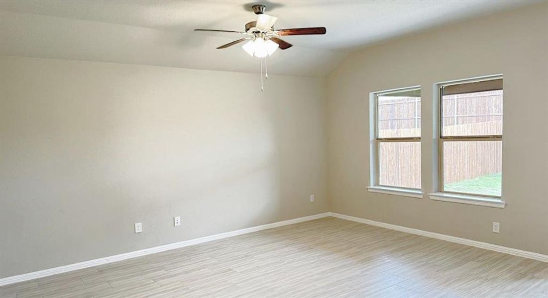 Spacious, unfurnished interior of a new home in Highlands at Chapel Creek, Fort Worth (Image 19).