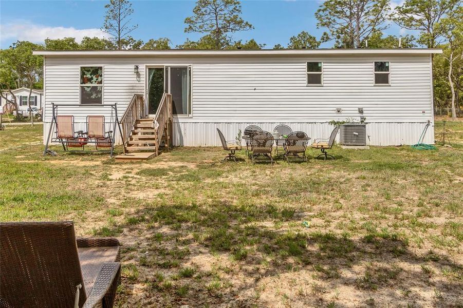 Exterior details and patio area of a home in , Homosassa Springs (Image 21).