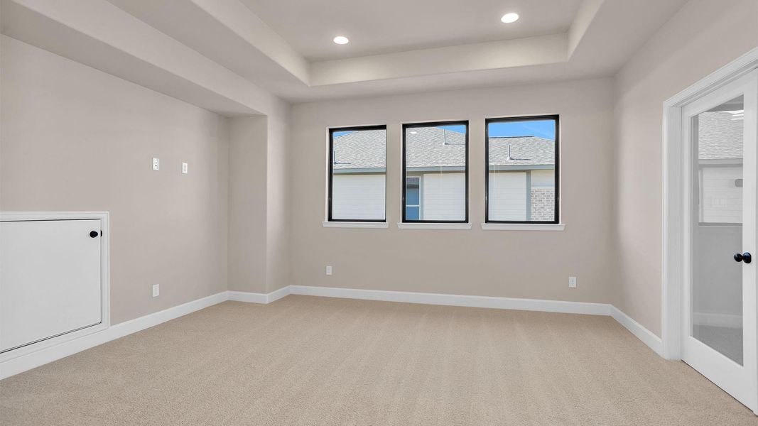 Spacious, unfurnished interior of a new home in Katy Court 70', Katy (Image 10). Spacious, unfurnished interior of a new home in Katy Court 70', Katy (Image 10).