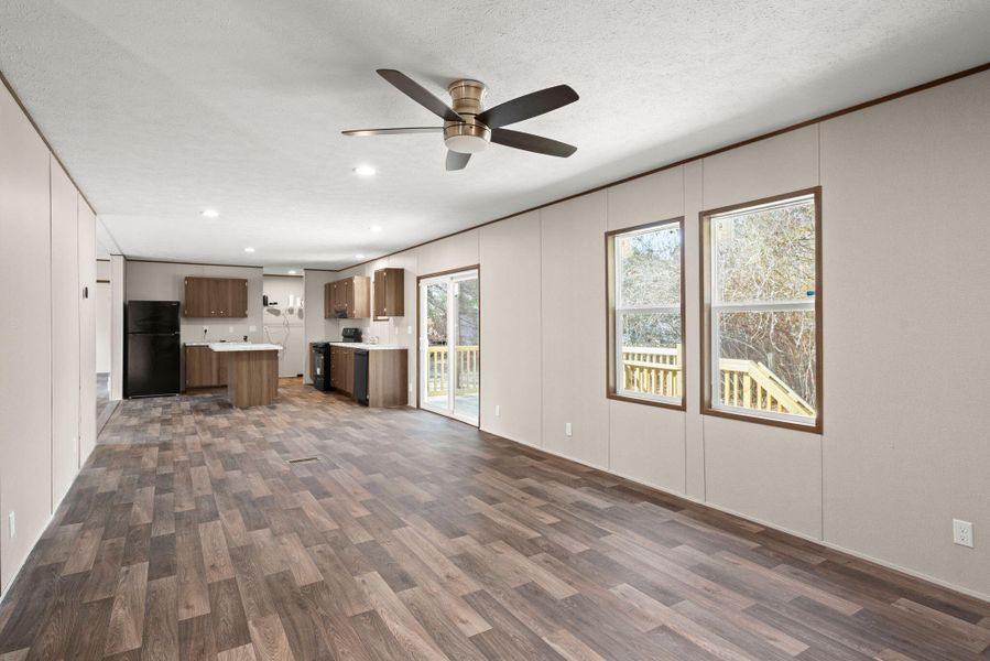 Spacious, unfurnished interior of a new home in , St. George (Image 24).