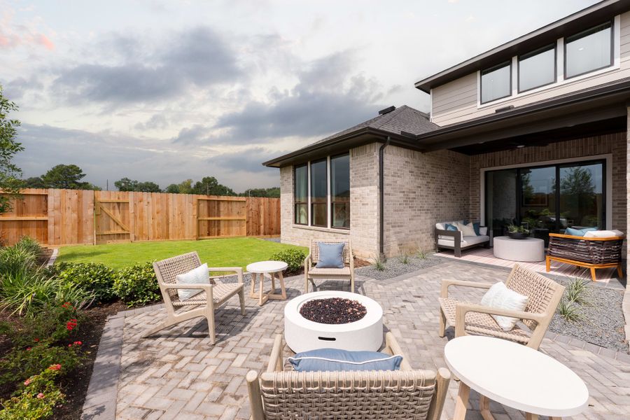 Image 10 representing the Goldeneye by Tri Pointe Homes in Tompkins Reserve, Katy, TX.