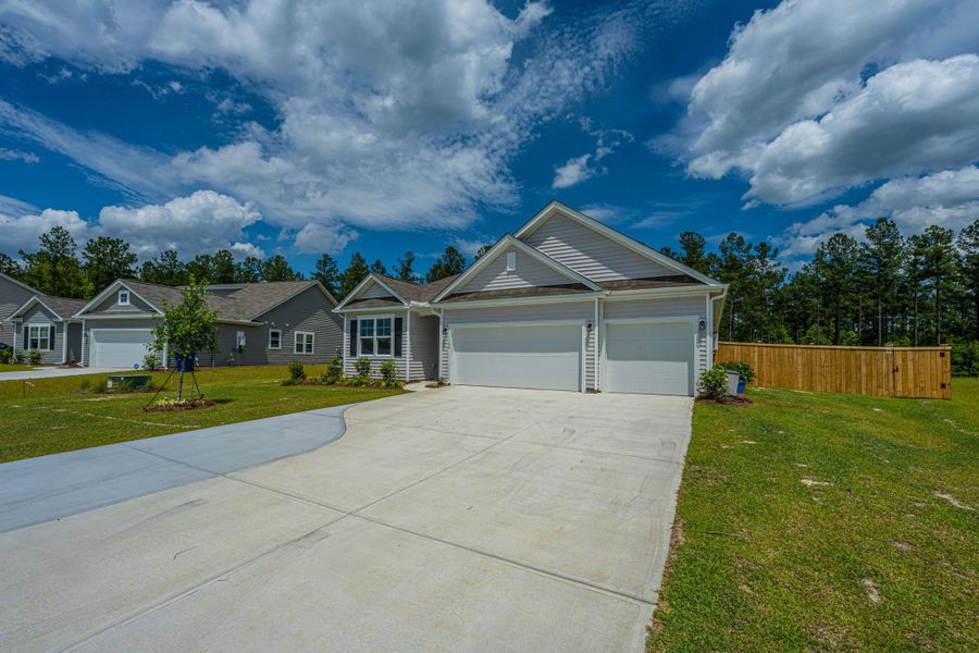 Image 77 of a home in French Quarter Creek.