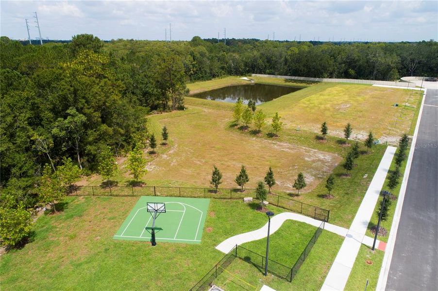 Community amenities in Reeves Place, Orlando (Image 31).