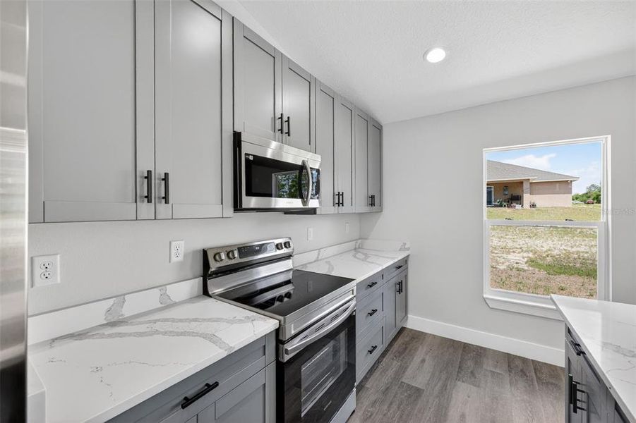 Furnished interior view inside a new home in , Dunnellon (Image 13).