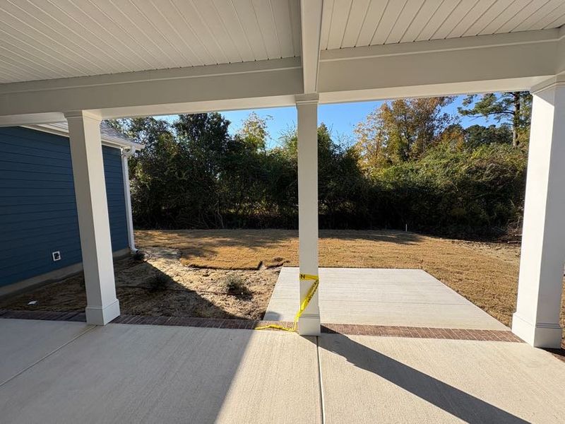 Exterior details and patio area of a home in Riverside Cove, Wilmington (Image 25).