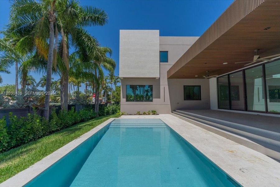 Exterior details and patio area of a home in , Hollywood (Image 32).