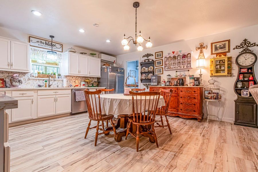 Furnished interior view inside a new home in , Livingston (Image 13).