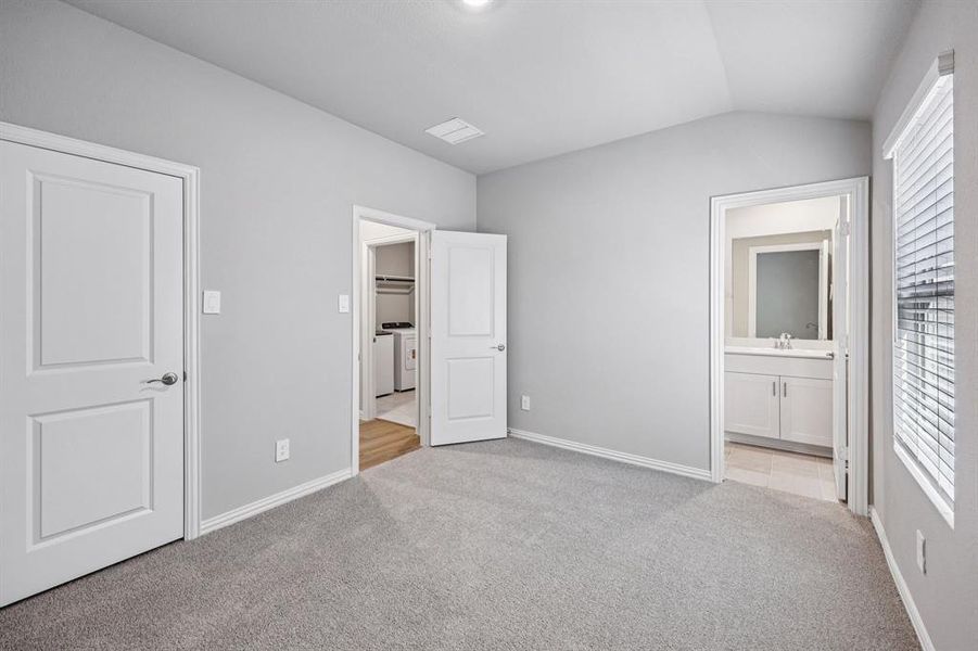 Spacious, unfurnished interior of a new home in Lakehaven - Signature Series, Farmersville (Image 36).