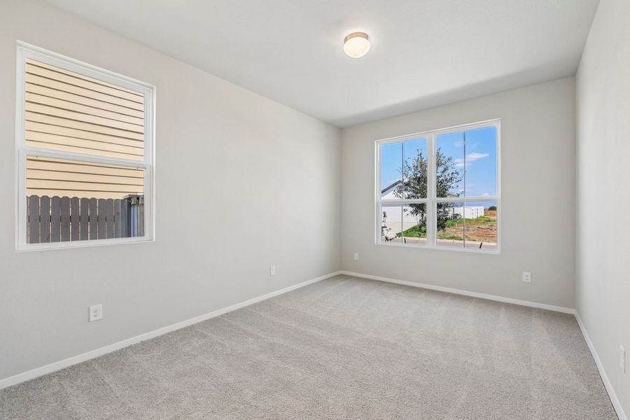 Spacious, unfurnished interior of a new home in Harvest Ridge, Elgin (Image 18).