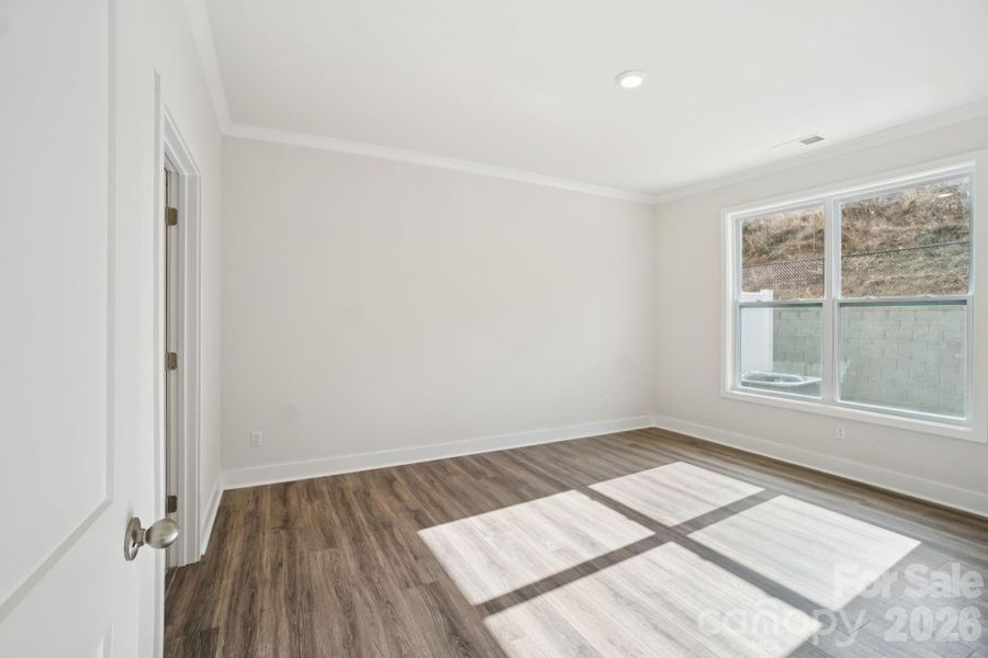 Spacious, unfurnished interior of a new home in , Weaverville (Image 19).