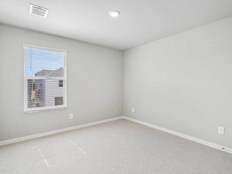 Spacious, unfurnished interior of a new home in Oak Ridge Park, Corinth (Image 22).