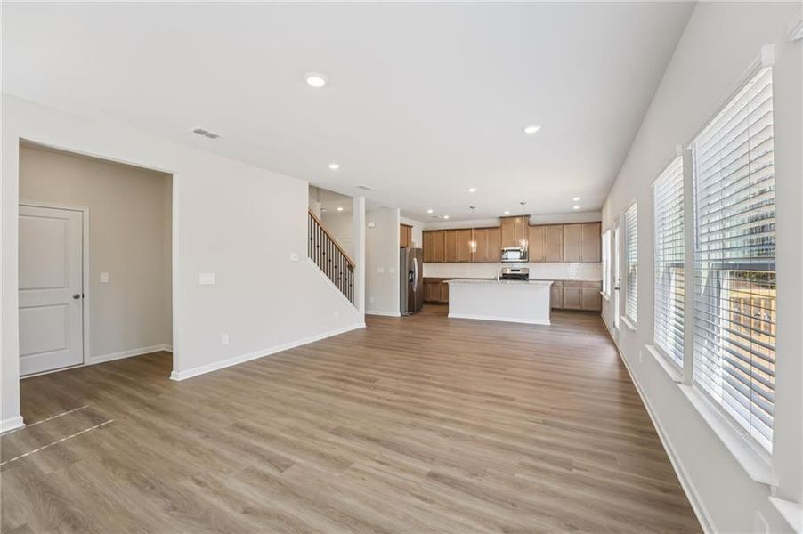 Spacious, unfurnished interior of a new home in Creekside at Oxford Park, Fairburn (Image 27).