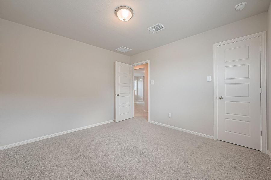 Spacious, unfurnished interior of a new home in Mill Creek Trails, Magnolia (Image 17).