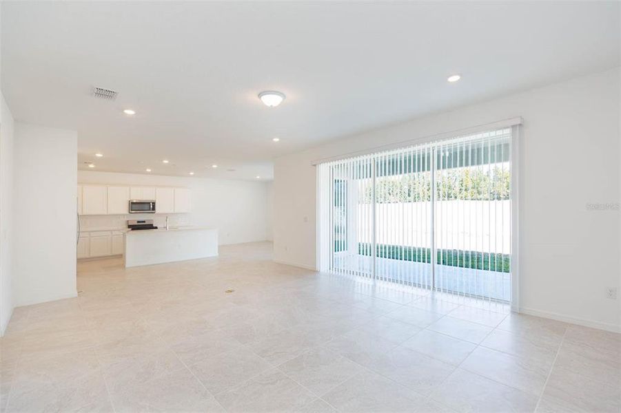 Spacious, unfurnished interior of a new home in Valri Forest, Valrico (Image 19). Spacious, unfurnished interior of a new home in Valri Forest, Valrico (Image 19).