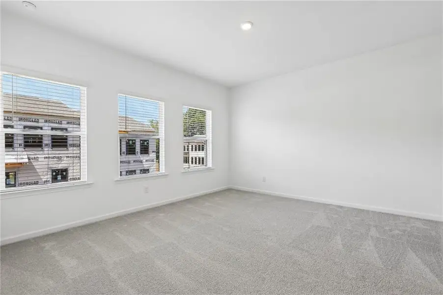 Spacious, unfurnished interior of a new home in Alder Creek, Cumming (Image 33).